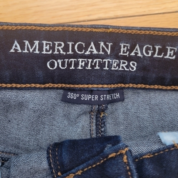 American Eagle Hi Rise Shortie Denim Jean Shorts Size 8 - Picture 4 of 4